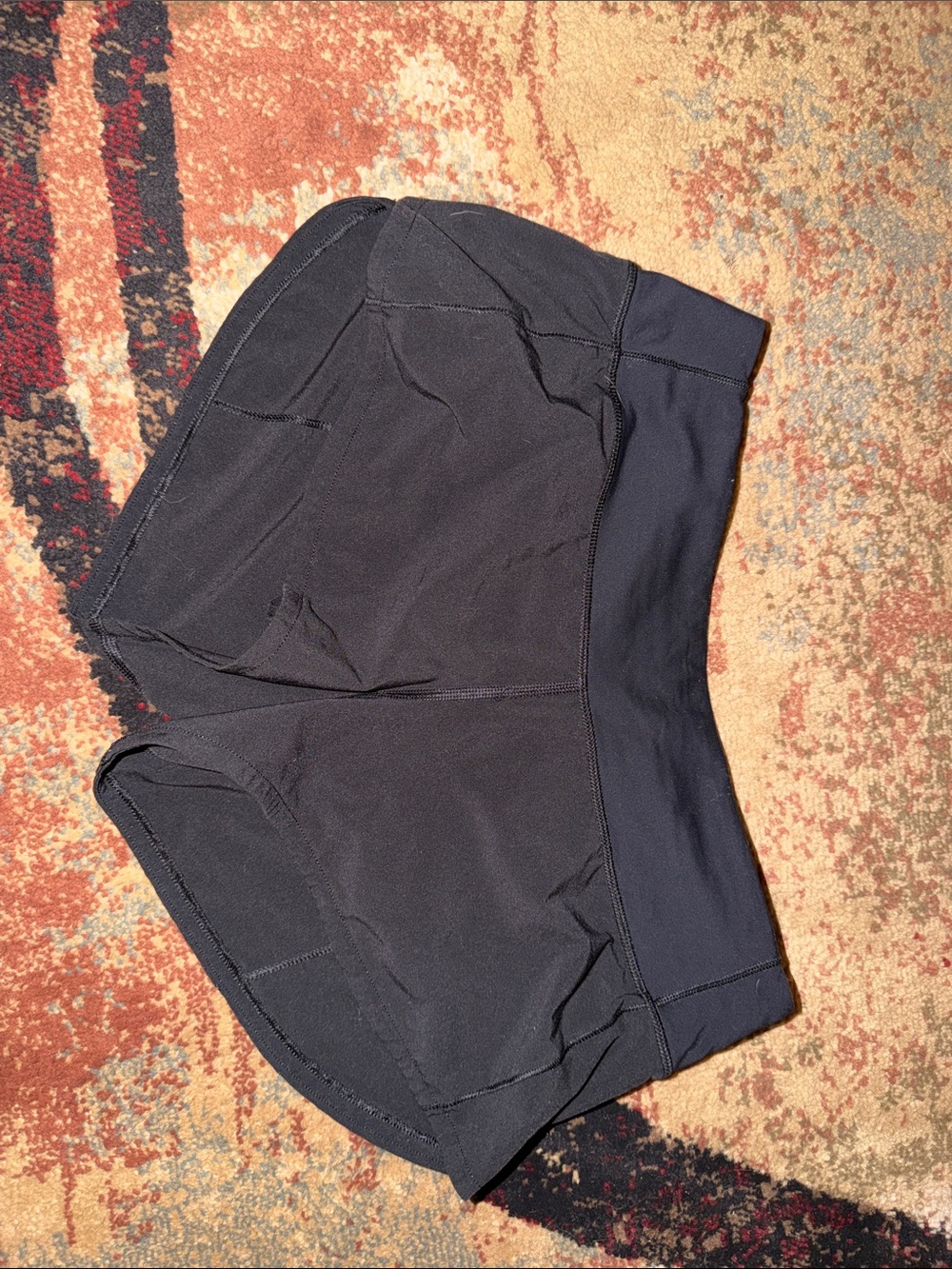 Speed up low rise Lululemon short size 4 2.5 inseam
